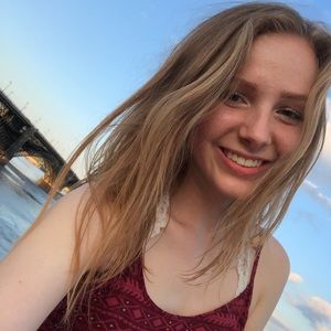 Meet your Posher, Ava